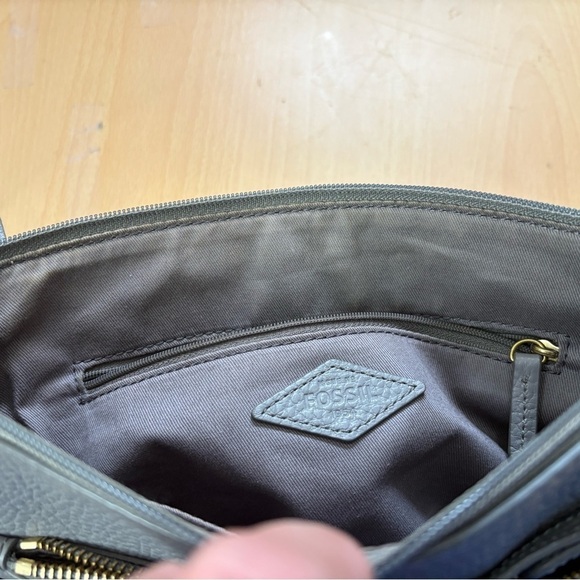 fossil Womens crossbody pebble leather bag - Picture 8 of 14